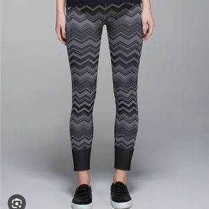 Lululemon Chevron Ebb to Street leggings sz 4